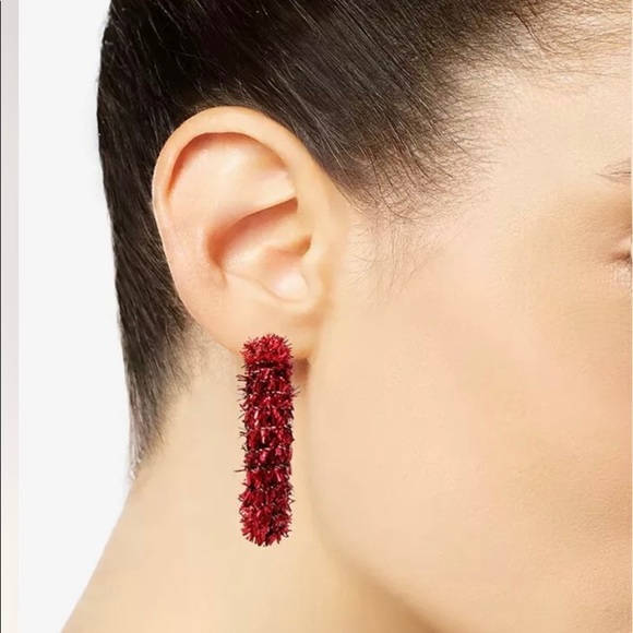 NWT INTERNATIONAL CONCEPTS GOLD TONE MEDIUM RED TINSEL HOOP EARRINGS - Picture 2 of 6